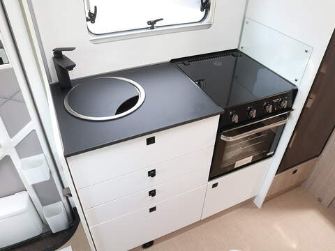 Burstner Lyseo Skyline IT 690 Motorhome - N2402