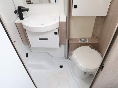 Burstner Lyseo Skyline IT 690 Motorhome - N2402