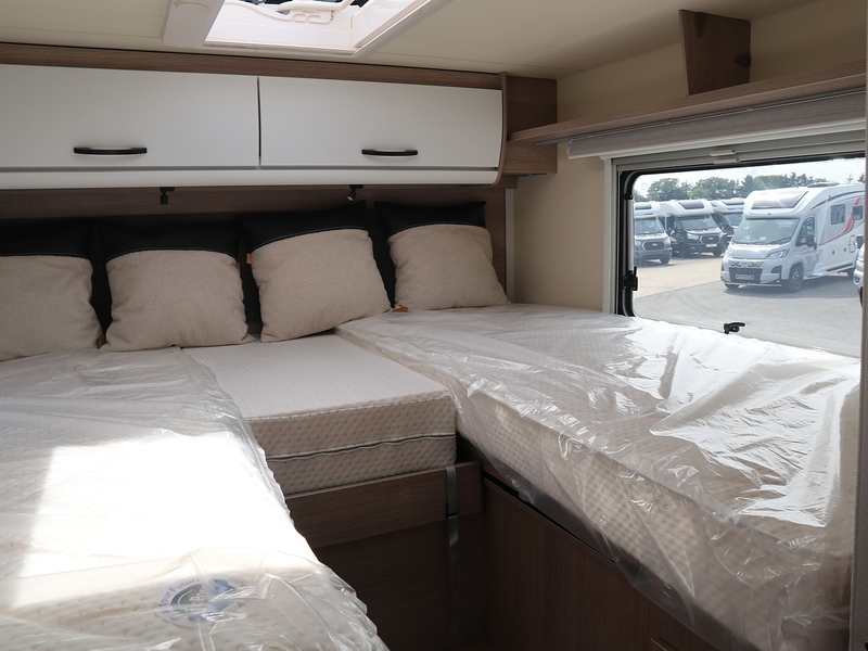 Burstner Lyseo Skyline IT 690 Motorhome - N2402