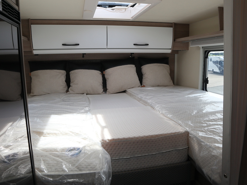 Burstner Lyseo Skyline IT 690 Motorhome - N2402