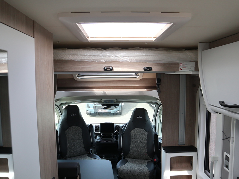 Burstner Lyseo Skyline IT 690 Motorhome - N2402