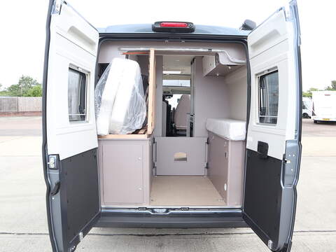 Burstner Eliseo C 602 Campervan - N2403