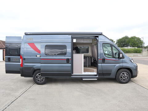 Burstner Eliseo C 602 Campervan - N2403