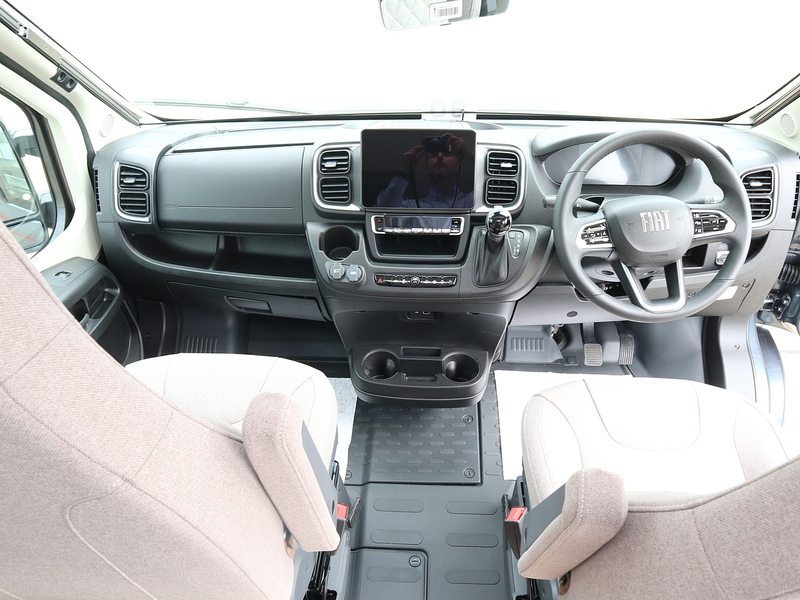 Burstner Eliseo C 602 Campervan - N2403