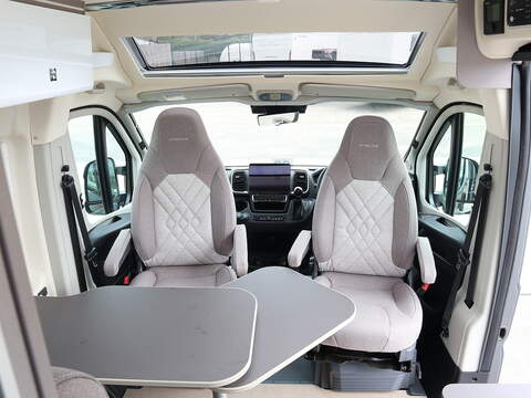 Burstner Eliseo C 602 Campervan - N2403