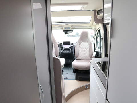 Burstner Eliseo C 602 Campervan - N2403