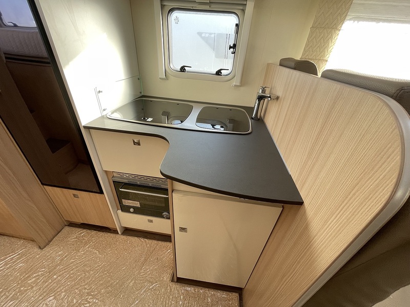 Burstner Lyseo Time I 690G 2018 A Class Motorhome - Large 10