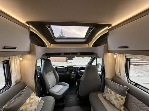 Autotrail F-Line F70 Motorhome - U2209