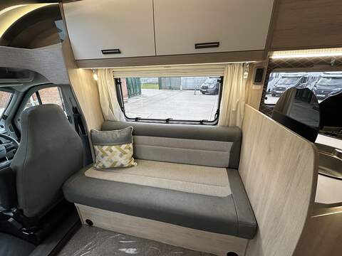 Autotrail F-Line F70 Motorhome - U2209