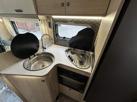 Autotrail F-Line F70 Motorhome - U2209