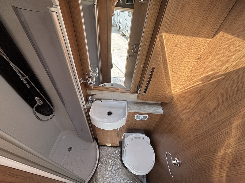 Autotrail Apache 634 2019 Motorhome - Large 38