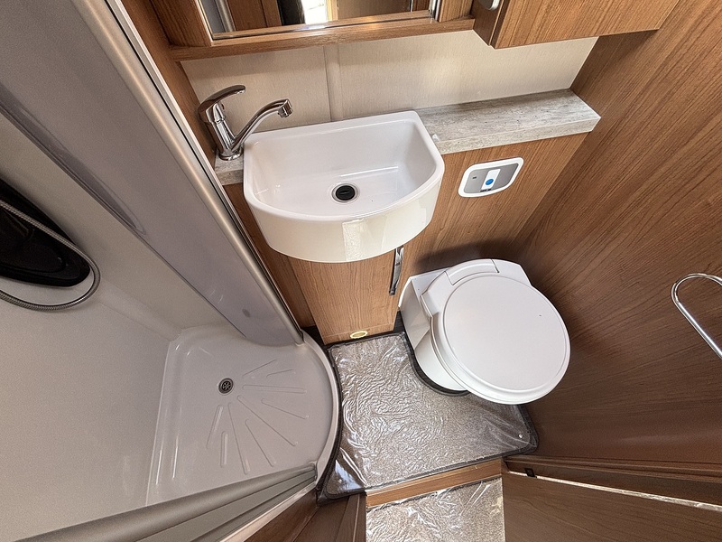 Autotrail Apache 634 2019 Motorhome - Large 37