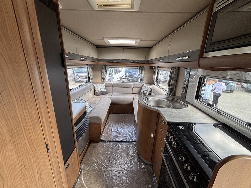 Autotrail Apache 634 2019 Motorhome - Large 24