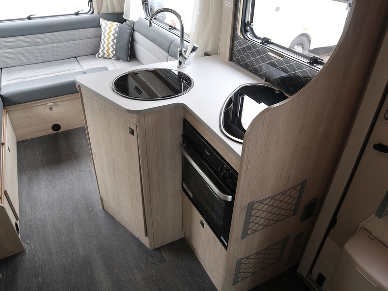 Autotrail F-Line F68 2024 Motorhome - Large 9