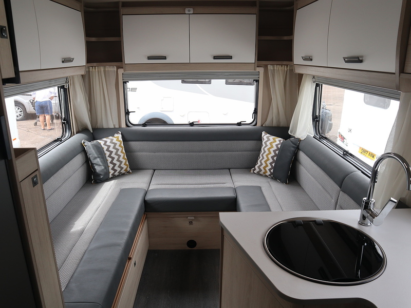 Autotrail F-Line F68 2024 Motorhome - Large 12