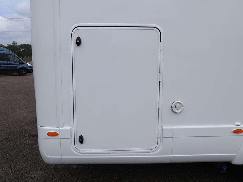 Autotrail Grande Frontier GF-88 2024 Motorhome - Large 4