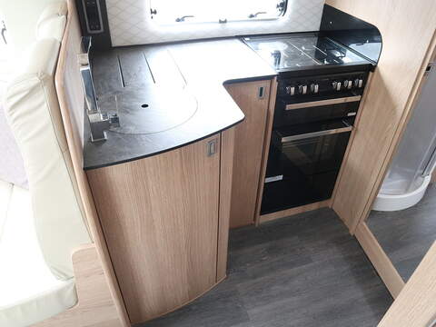 Autotrail Grande Frontier GF-88 Motorhome - U2390