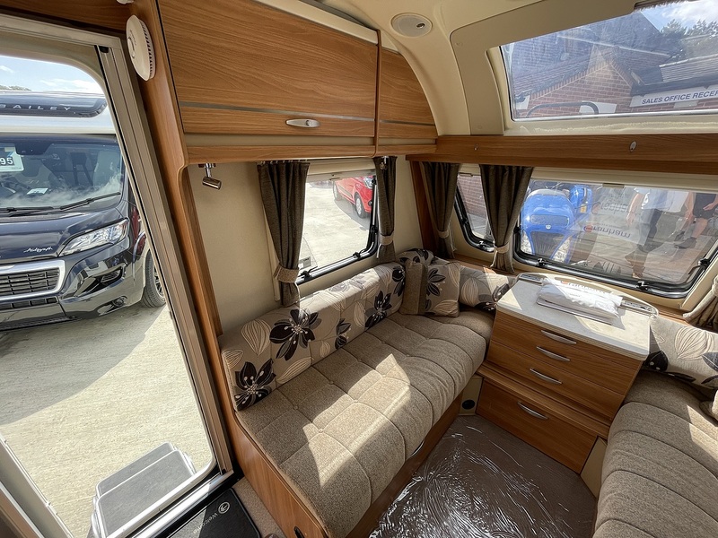 Swift Challenger Sport 564 2013 Caravan - Large 7