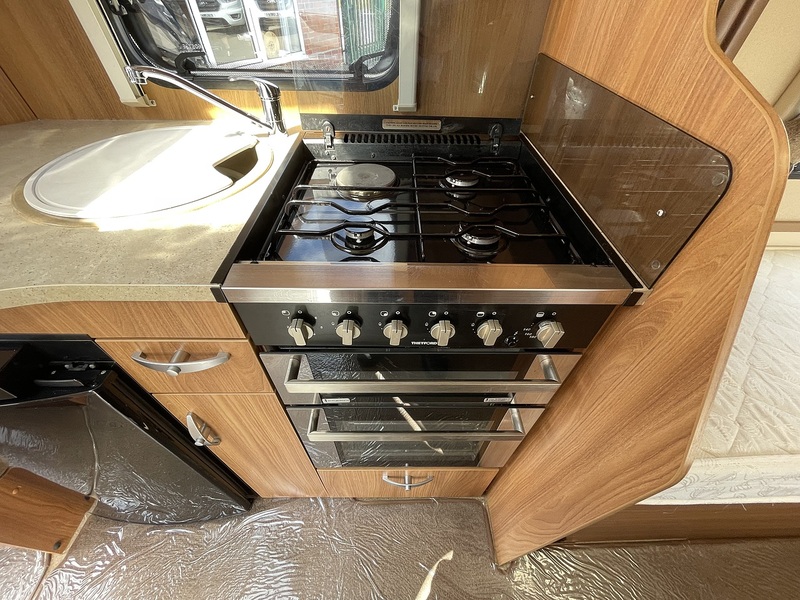 Swift Challenger Sport 564 2013 Caravan - Large 14