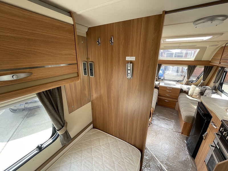 Swift Challenger Sport 564 2013 Caravan - Large 21