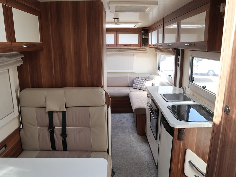 Rollerteam Autoroller 746 2016 Motorhome - Large 8