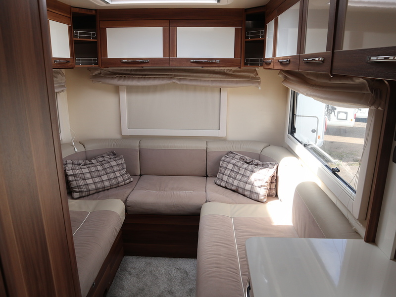 Rollerteam Autoroller 746 2016 Motorhome - Large 15