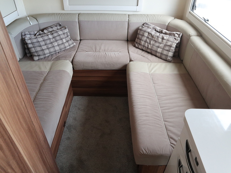 Rollerteam Autoroller 746 2016 Motorhome - Large 16