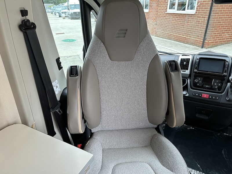 Hymer Yellowstone 2021 Campervan - Large 10