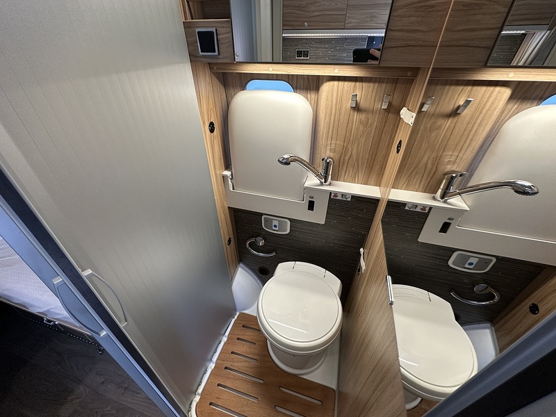 Hymer Yellowstone 2021 Campervan - Large 5