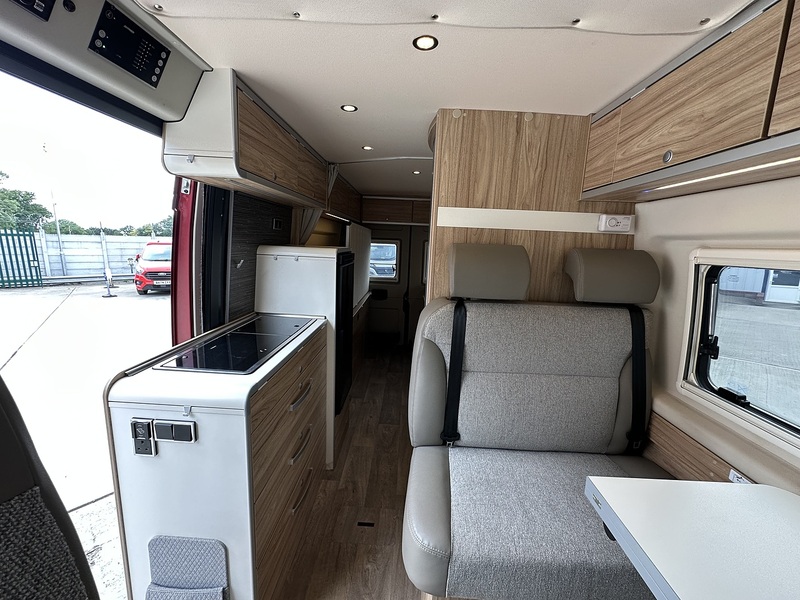 Hymer Yellowstone 2021 Campervan - Large 2