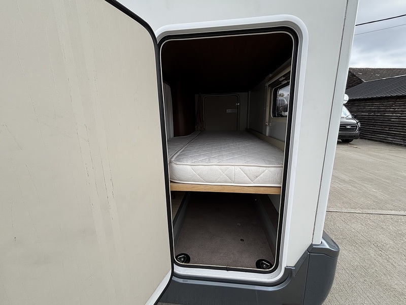 Rollerteam T-Line 680 2013 Motorhome - Large 8