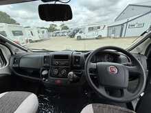 Rollerteam T-Line 680 2013 Motorhome11