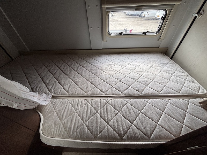 Rollerteam T-Line 680 2013 Motorhome - Large 36