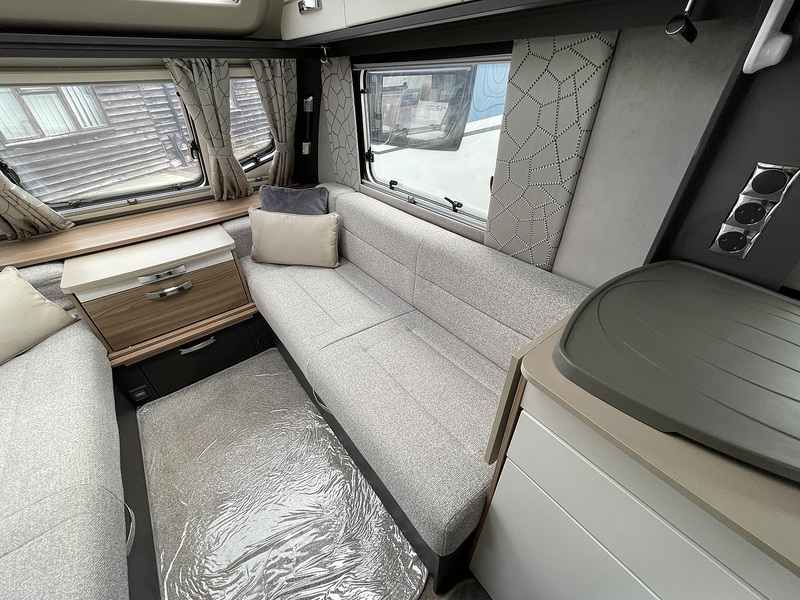 Swift Conquerer 480 2022 Caravan - Large 8