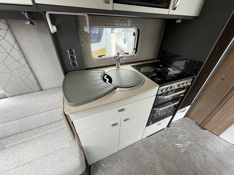 Swift Conquerer 480 2022 Caravan - Large 14