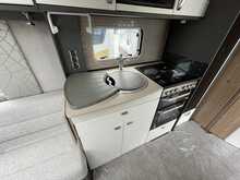 Swift Conquerer 480 2022 Caravan14