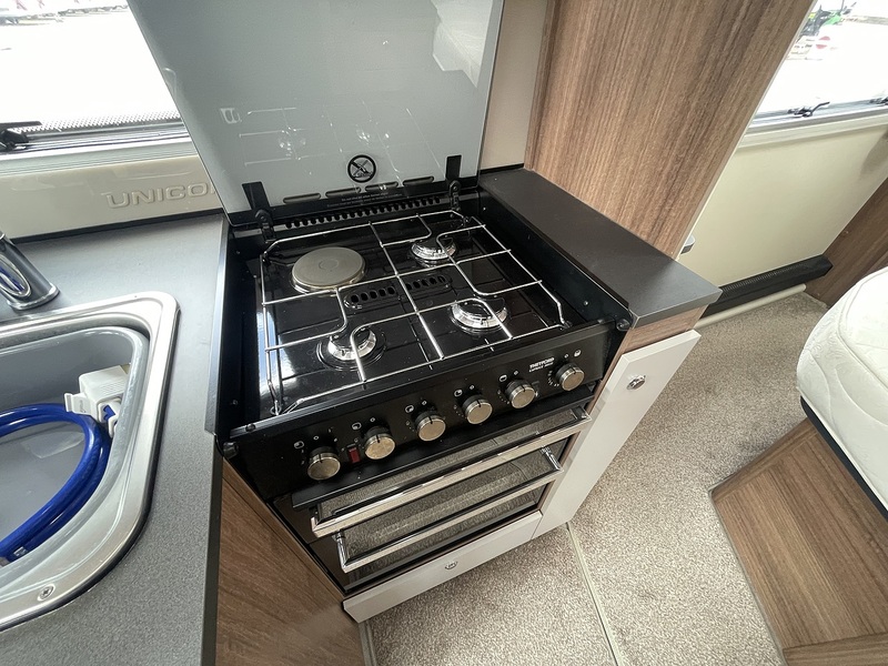 Bailey Unicorn Vigo 2019 Caravan - Large 12