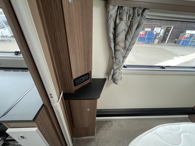 Bailey Unicorn Vigo 2019 Caravan - Large 18