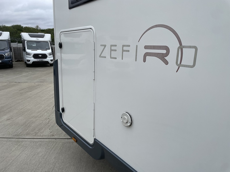 Rollerteam Zefiro 685 2019 Motorhome - Large 28