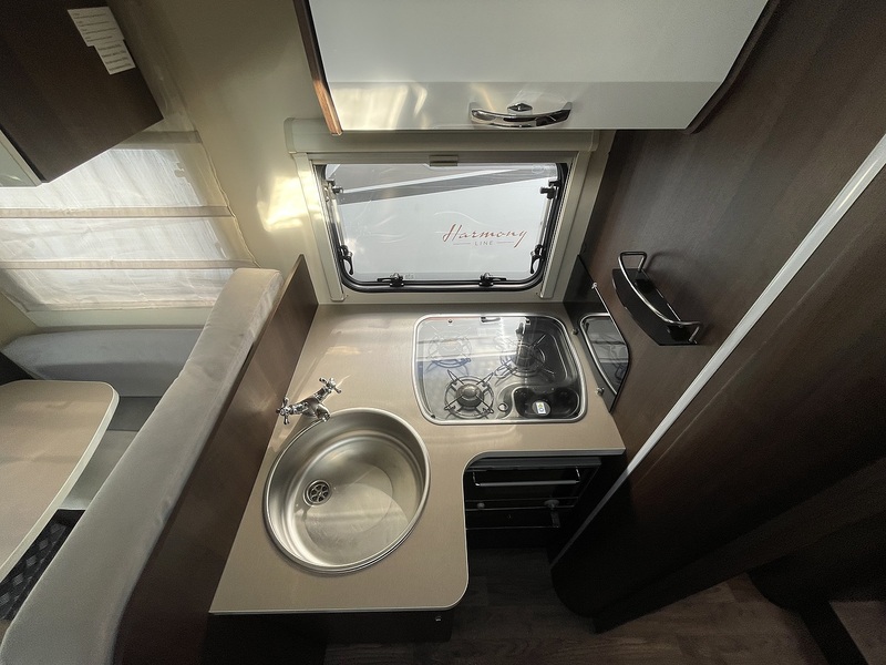 Rollerteam Zefiro 685 2019 Motorhome - Large 14