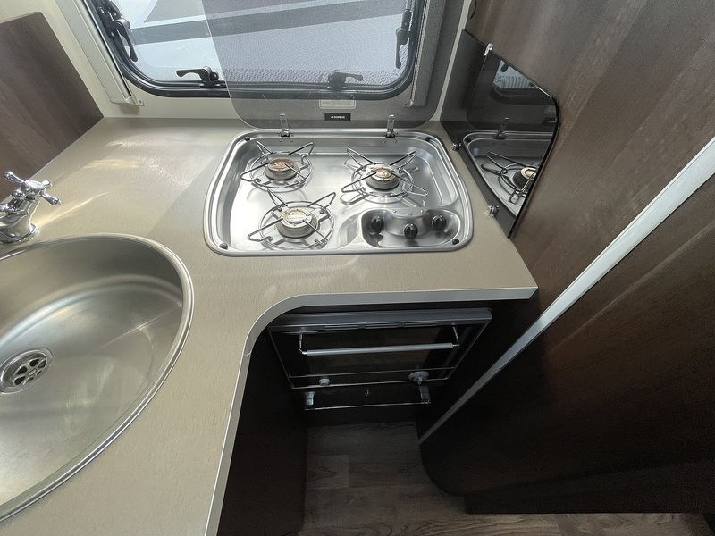 Rollerteam Zefiro 685 2019 Motorhome - Large 16