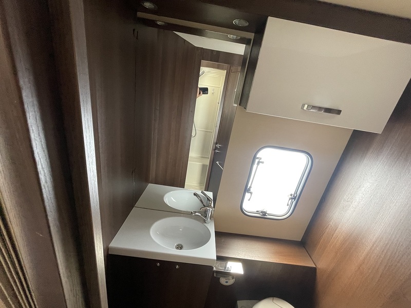 Rollerteam Zefiro 685 2019 Motorhome - Large 22