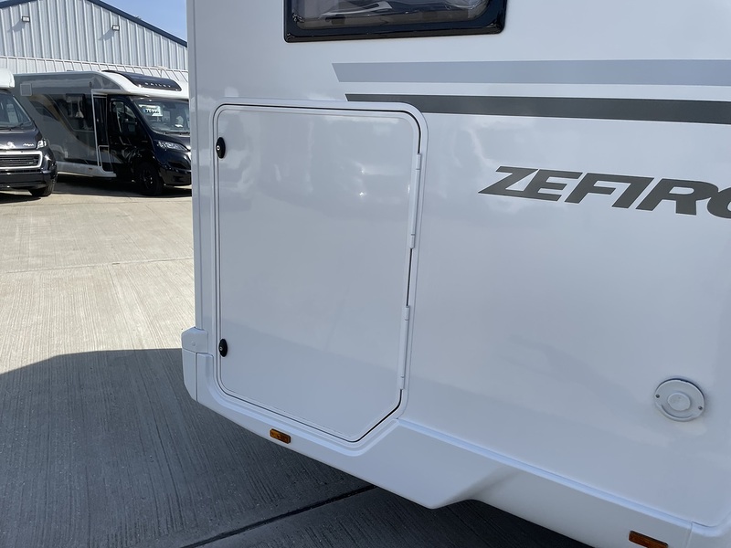Rollerteam Zefiro 685 2020 Motorhome - Large 3