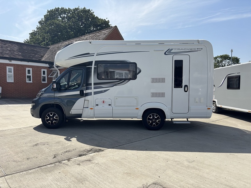 Autotrail Tracker EKS 2022 Motorhome - Large 8