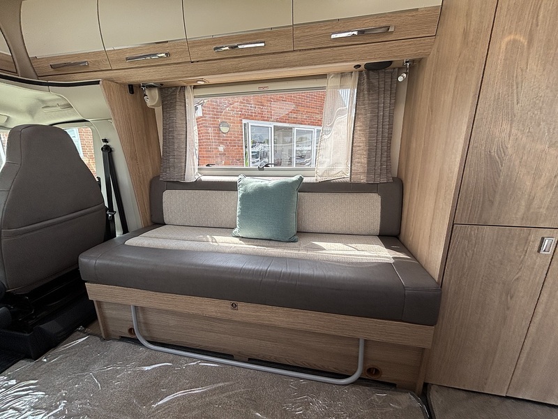 Autotrail Tracker EKS 2022 Motorhome - Large 10