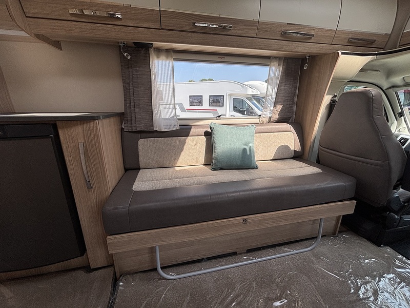 Autotrail Tracker EKS 2022 Motorhome - Large 11