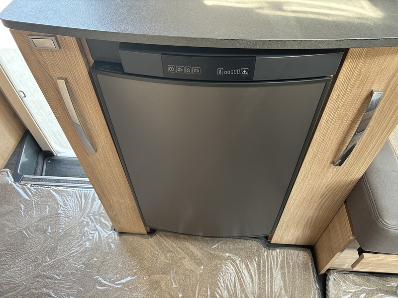 Autotrail Tracker EKS 2022 Motorhome - Large 16