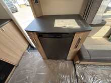 Autotrail Tracker EKS 2022 Motorhome14