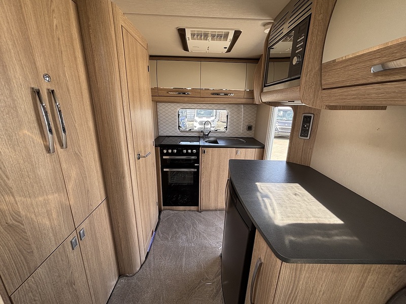 Autotrail Tracker EKS 2022 Motorhome - Large 13