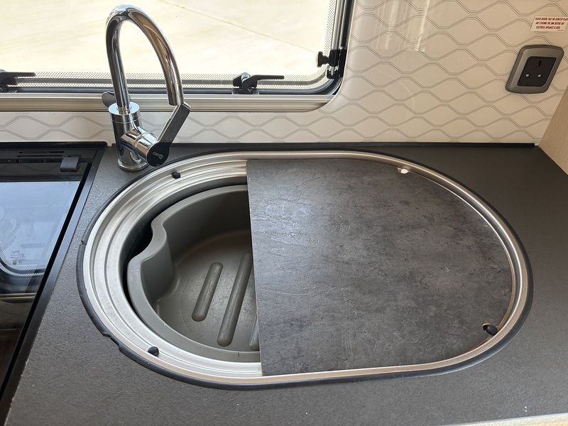 Autotrail Tracker EKS 2022 Motorhome - Large 21